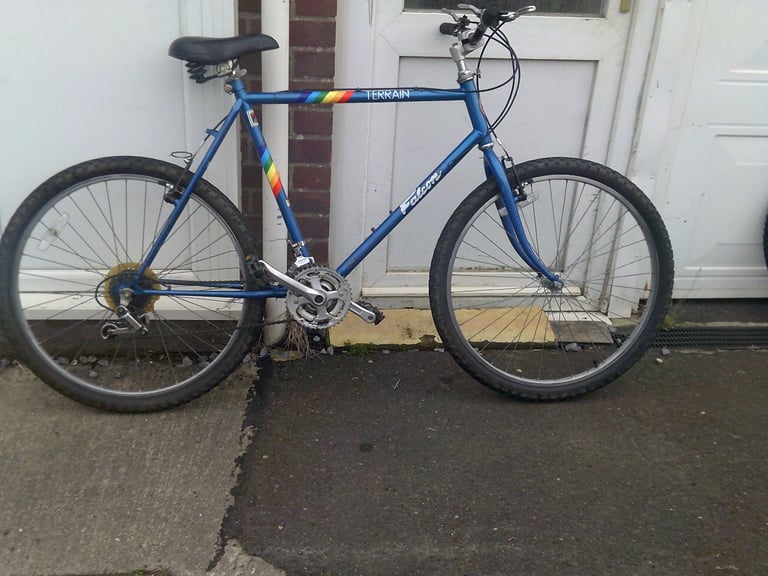 image for CHEAP FALCON  BIKE WITH 26" WHEELS (IDEAL FOR TALL PERSON 