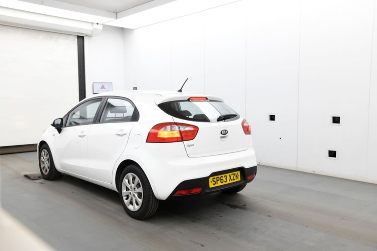 2013 Kia Rio 1.25 1 5dr HATCHBACK PETROL Manual