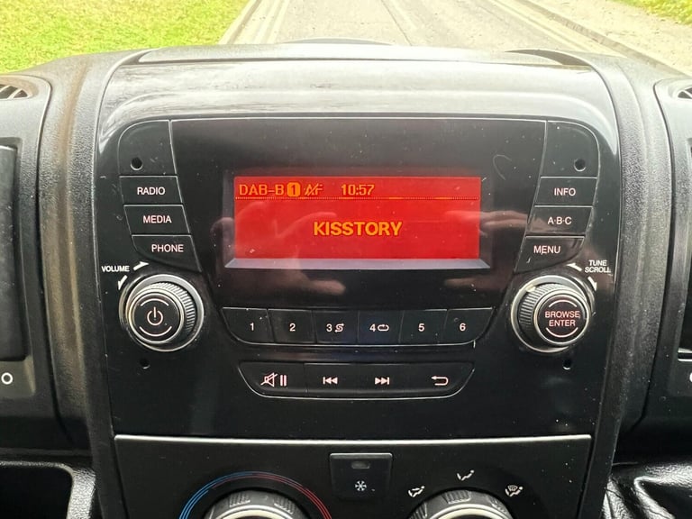 2022 Peugeot Boxer 2.2 BlueHDi 335 S Platform Cab L3 Euro 6 (s/s) 2dr Luton Diesel Manual