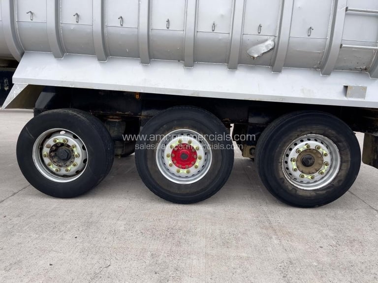 FRUEHAUF BULK TIPPING TRAILER 