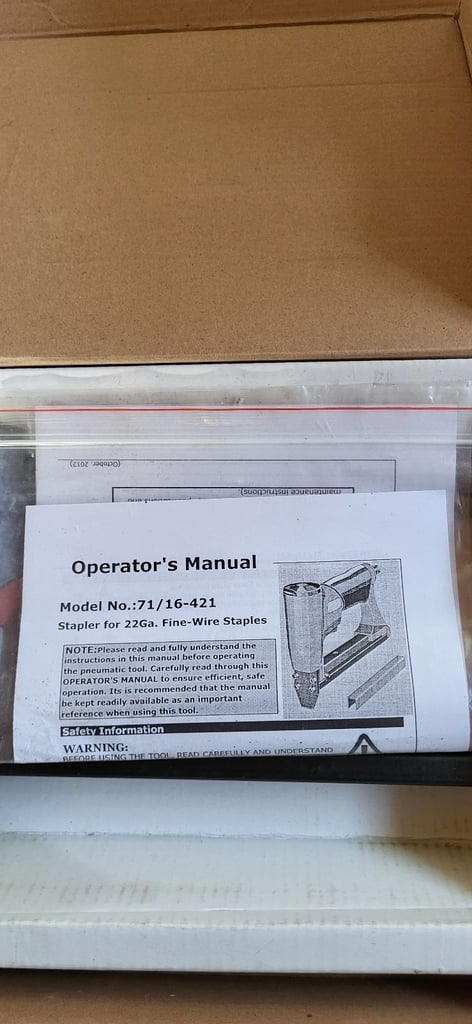 AIR STAPLE GUN HEAVY DUTY 71 SERIES STAPLES FINE WIRE IDEAL FOR UPHOLSTERY