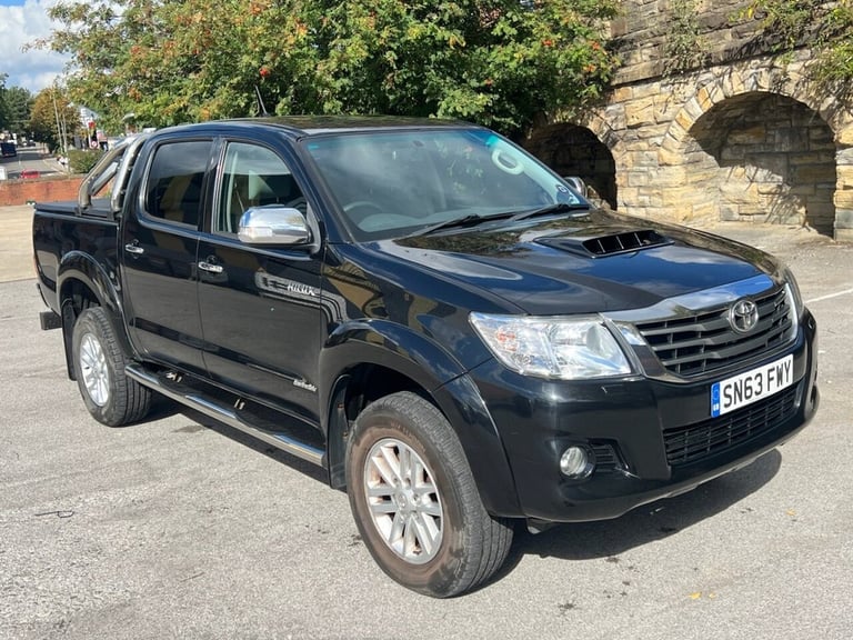 2013 Toyota Hilux 3.0 D-4D Invincible Pickup Double Cab 4dr Diesel Manual 4WD Euro 5 (171 ps) PIC...