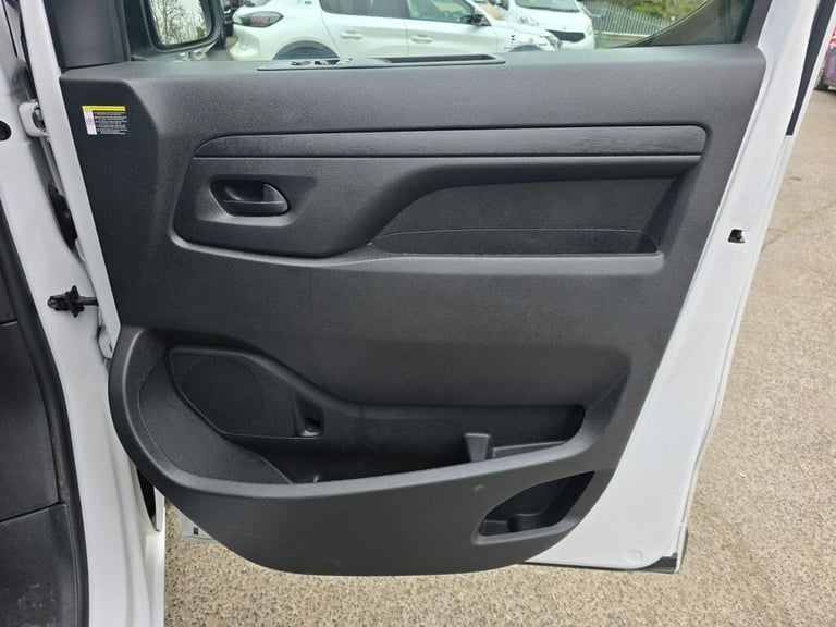 2023 Citroen Dispatch E 1000 75 kWh Enterprise M in white, 12,000 miles, full service history, 1 ...