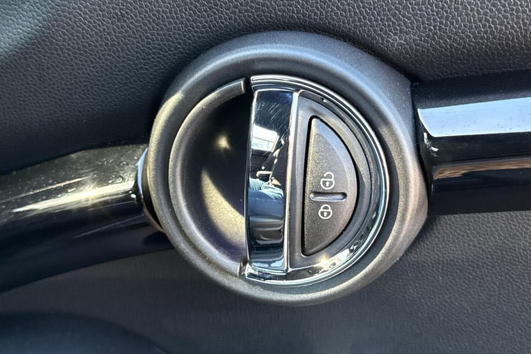 2019 MINI Hatch 2.0 John Cooper Works Hatchback 3dr Petrol Steptronic Euro 6 (s/s) (231 ps) HATCH...