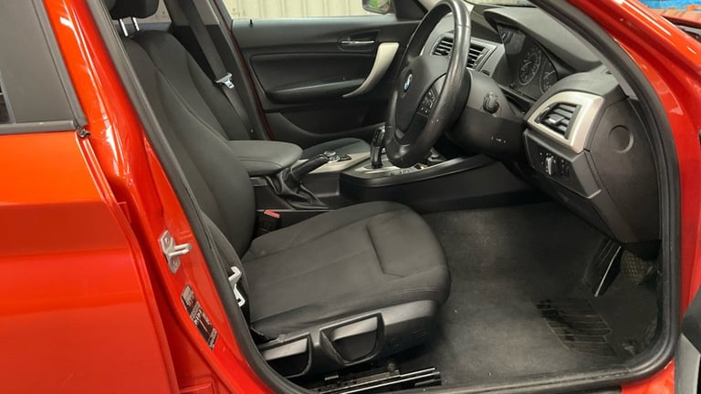 2017 BMW 1 Series 2017 17-Reg BMW 118i [1.5] SE 5dr [Nav] Step Auto,BURNT ORANGE,SAT NAV!! HATCHB...