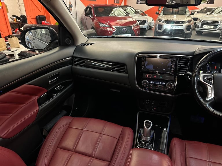  Mitsubishi Outlander 2.0h 12kWh GX5h CVT 4WD Euro 6 (s/s) 5dr Petrol/Electric Hybrid Automatic