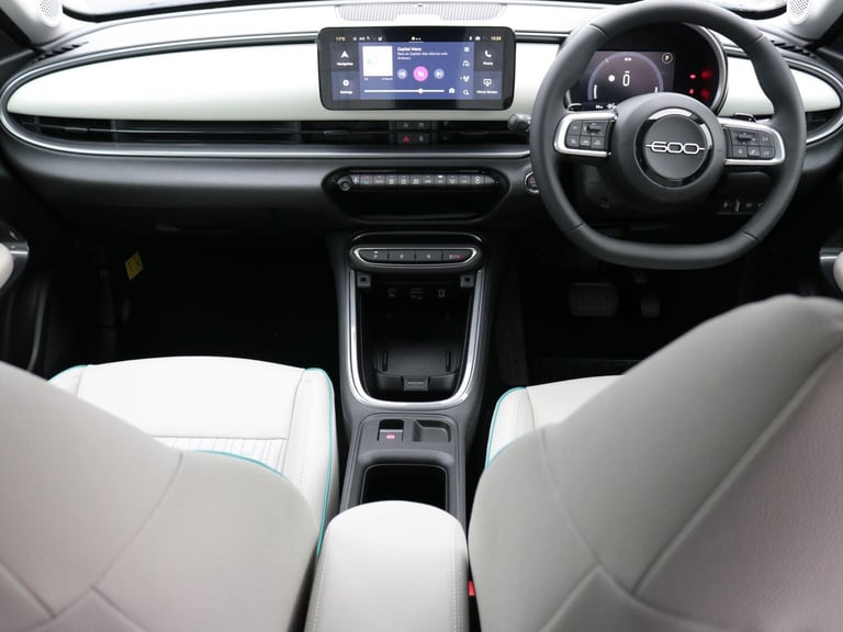 2025 Fiat 600 1.2 Hybrid 48V La Prima 5dr eDCT-6 HATCHBACK PETROL Automatic
