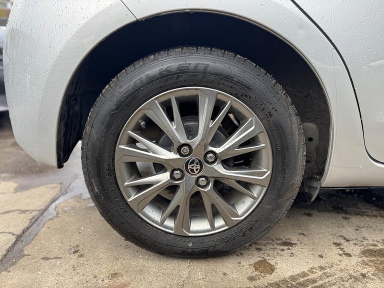 2018 Toyota Yaris 1.5 VVT-i Icon CVT Euro 6 5dr HATCHBACK Petrol Automatic