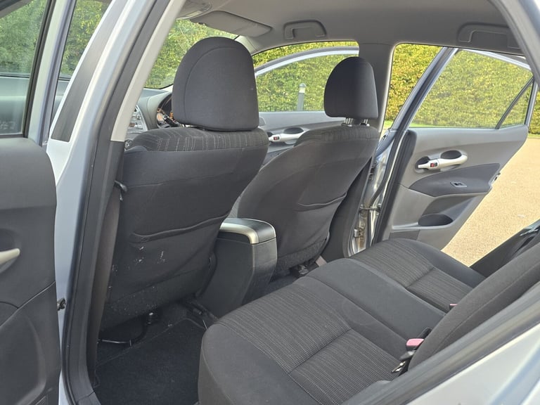 2007 Toyota Auris 1.6 Automatic VVTi TR MM 5dr . 87000 Miles . CHEAP on Fuel. GOOD Car. HATCHBACK...