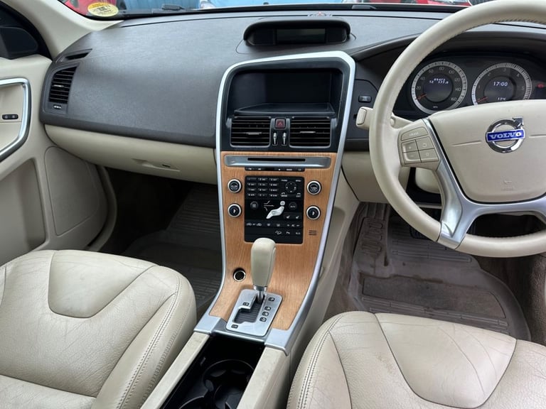 2009 Volvo XC60 2.4 D5 SE Lux SUV 5dr Diesel Geartronic AWD Euro 4 (205 ps) ESTATE Diesel Automatic