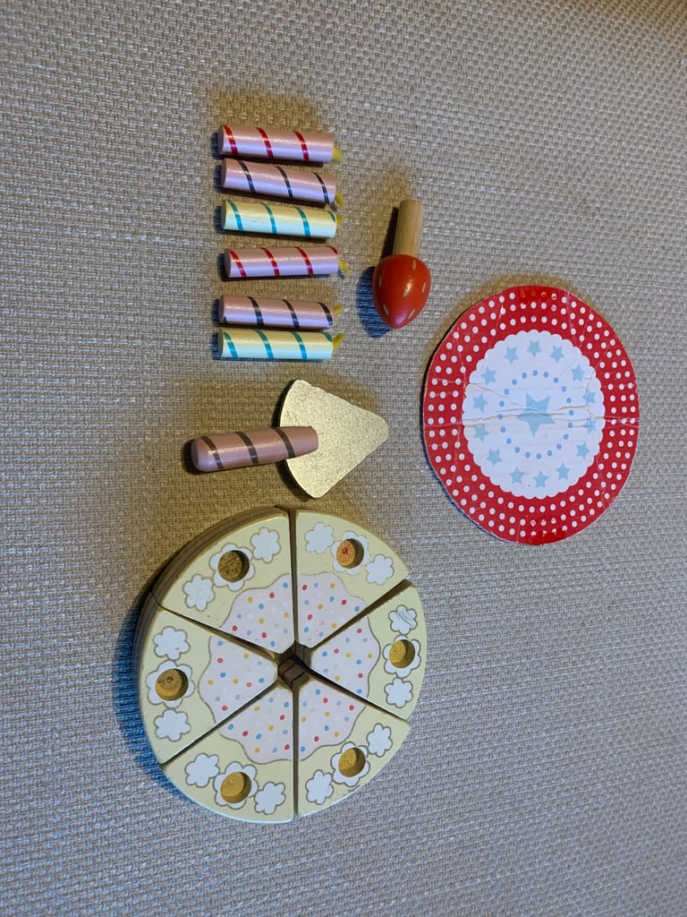 Le Toy Van Wooden Cake