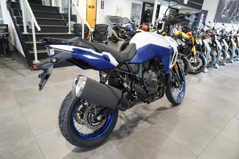 Suzuki V-Strom 800 DE, 2025, Pearl Tech White. IN STOCK NOW