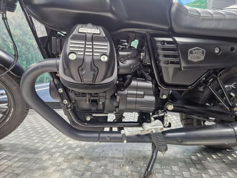 MOTO GUZZI V7 III STONE NIGHT PACK