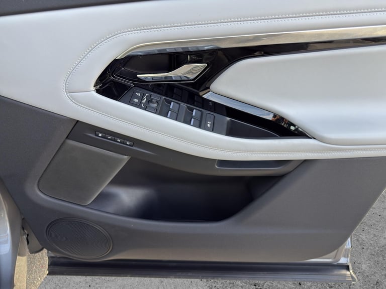 2022 Land Rover Range Rover Evoque Range Rover Evoque 2.0 D200 MHEV R-Dynamic HSE Auto 4WD Euro 6...