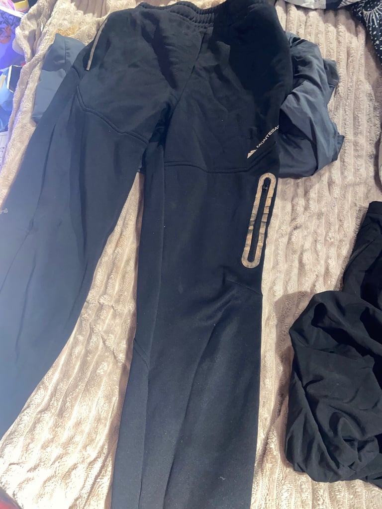 montrain  jogging bottoms and 2 jumpers 