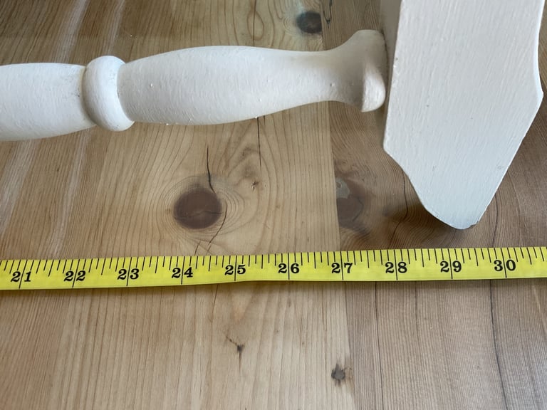 Traditional Retro Style Wooden Towel Rail Painted White Floor Standing