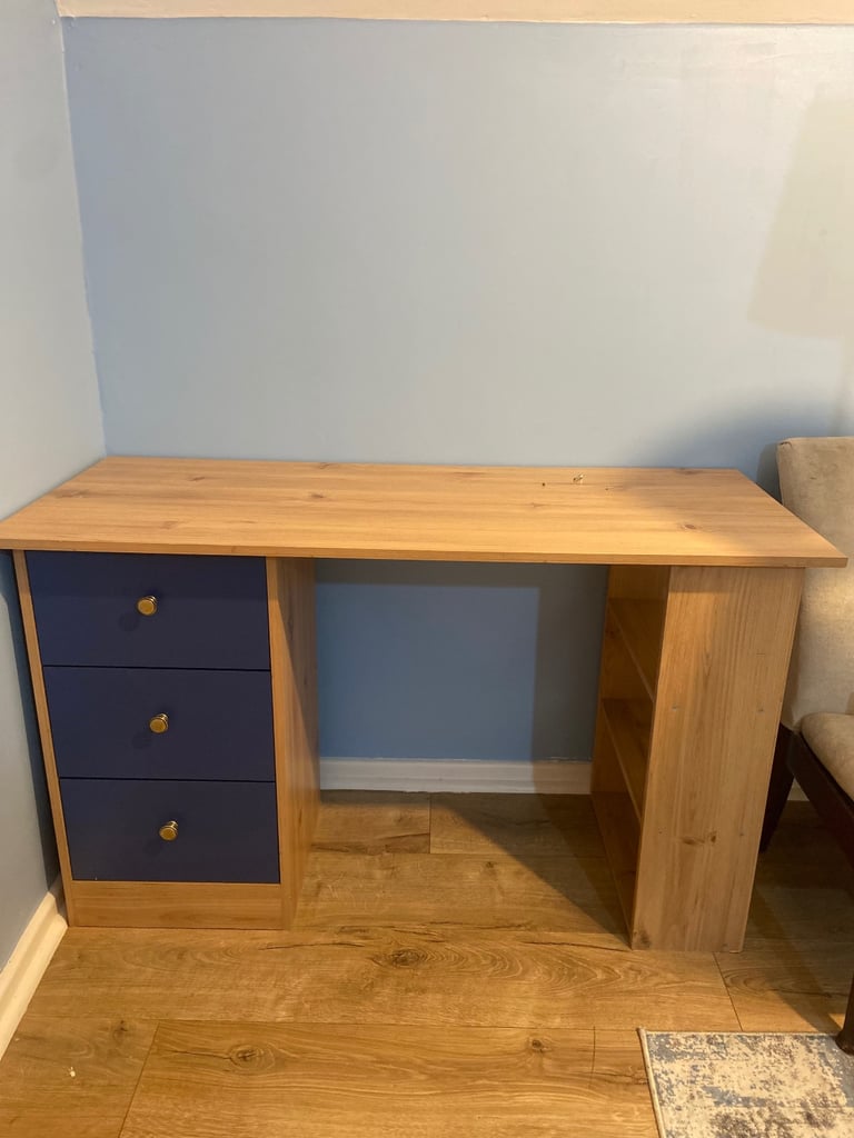 Desk for sale - Newcastle County Down collection only 