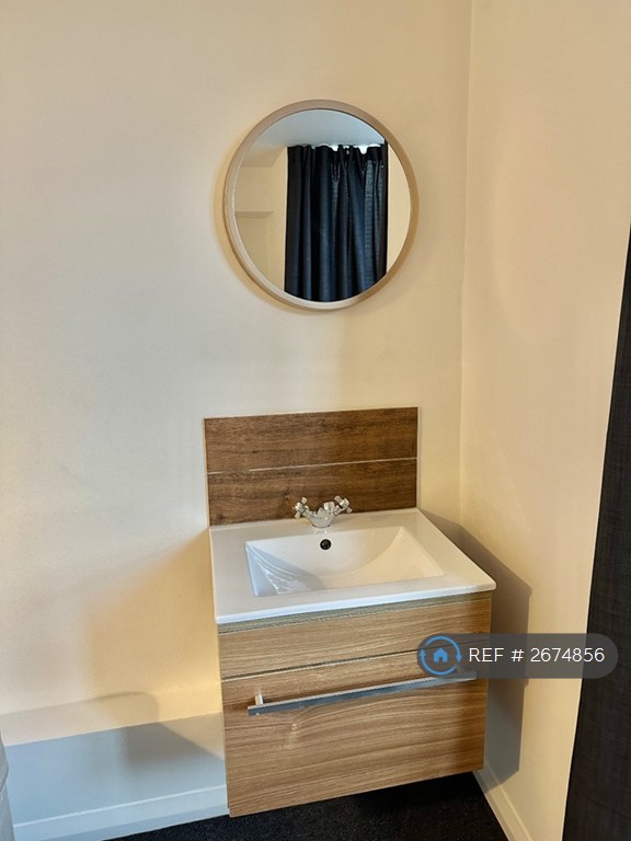 1 bedroom in Mount Gould Road, Plymouth, PL4 (#2674856)