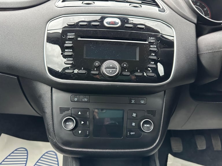 2015 Fiat Punto 1.2 Easy + Euro 6 3dr HATCHBACK Petrol Manual