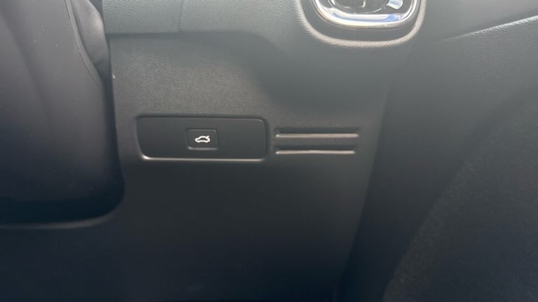 2025 Volvo XC40 Plus, B4 Mild hybrid, Petrol, Dark Estate Petrol Automatic