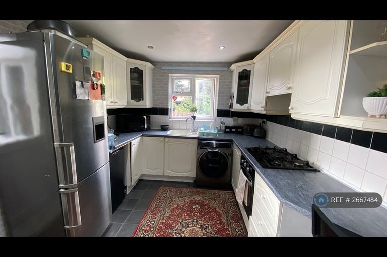 2 bedroom house in Nelson Close, Uxbridge, UB10 (2 bed) (#2667484)