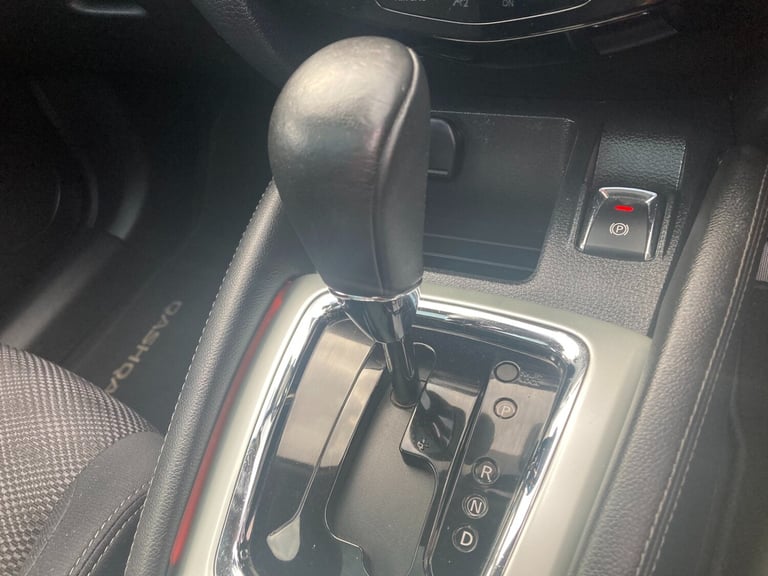2016 Nissan Qashqai 1.6 dCi N-Connecta 5dr Xtronic HATCHBACK Diesel Automatic