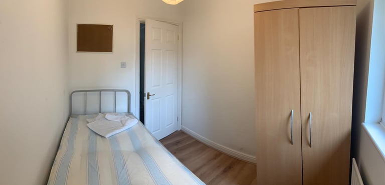 Lovely 4 bedrooms house with living room and parking in Bermondsey