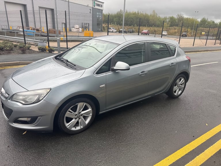 2013 Vauxhall Astra 1.4i 16V SRi 5dr HATCHBACK Petrol Manual