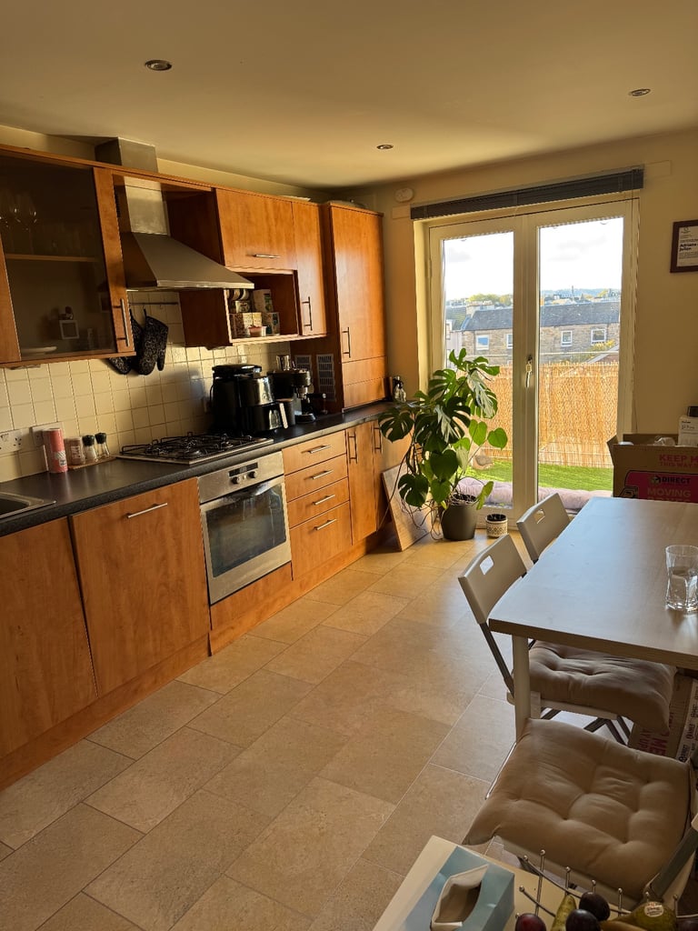 Stuuning 2 Bedroom Flat in Leith