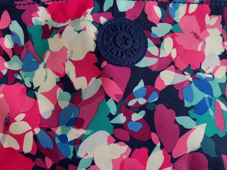 New unused Kipling Bag with Hallie monkey