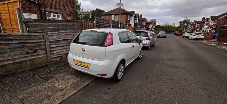 Fiat, PUNTO, Hatchback, 2012, Manual, 1242 (cc), 3 doors