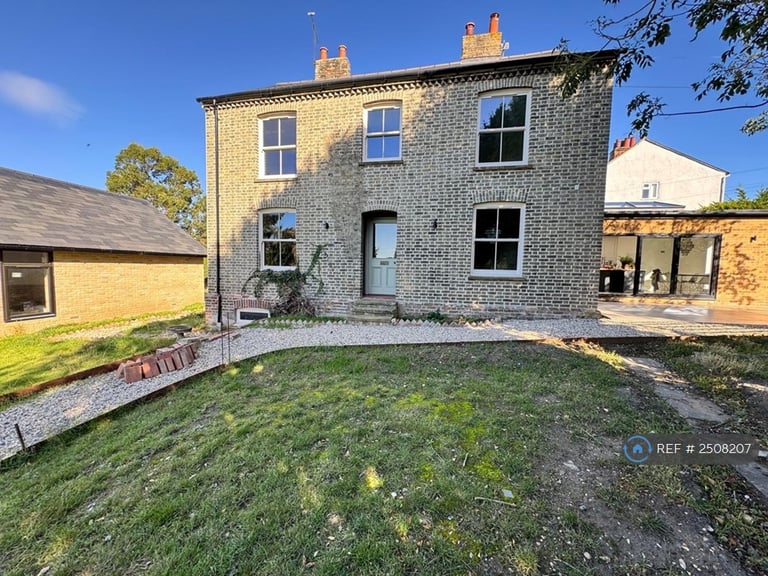 image for 5 bedroom house in Upper Chapel Street, Halstead, CO9 (5 bed) (#2508207)