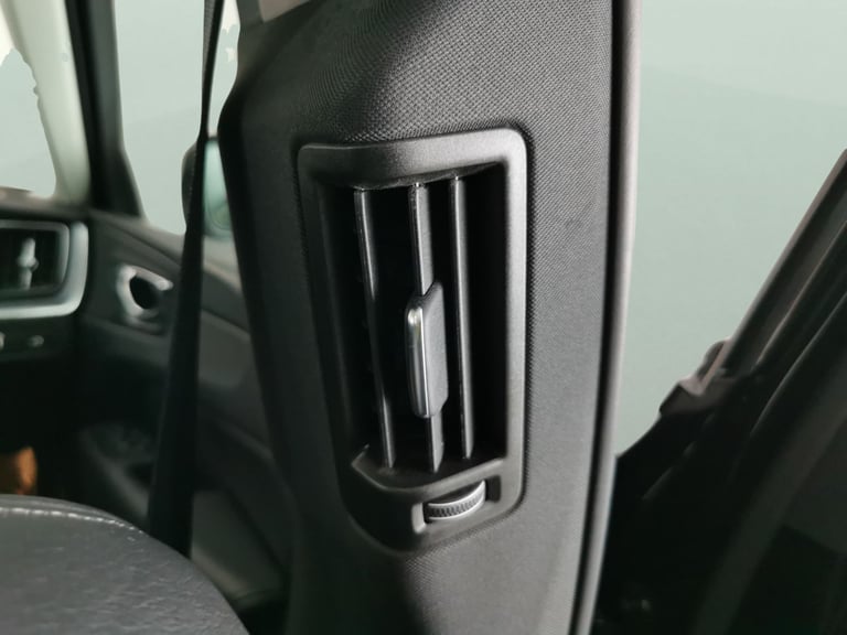 2019 Volvo XC60 2.0 D4 Momentum SUV 5dr Diesel Auto Euro 6 (s/s) (190 ps) - AUTO PARK - LED Suv D...