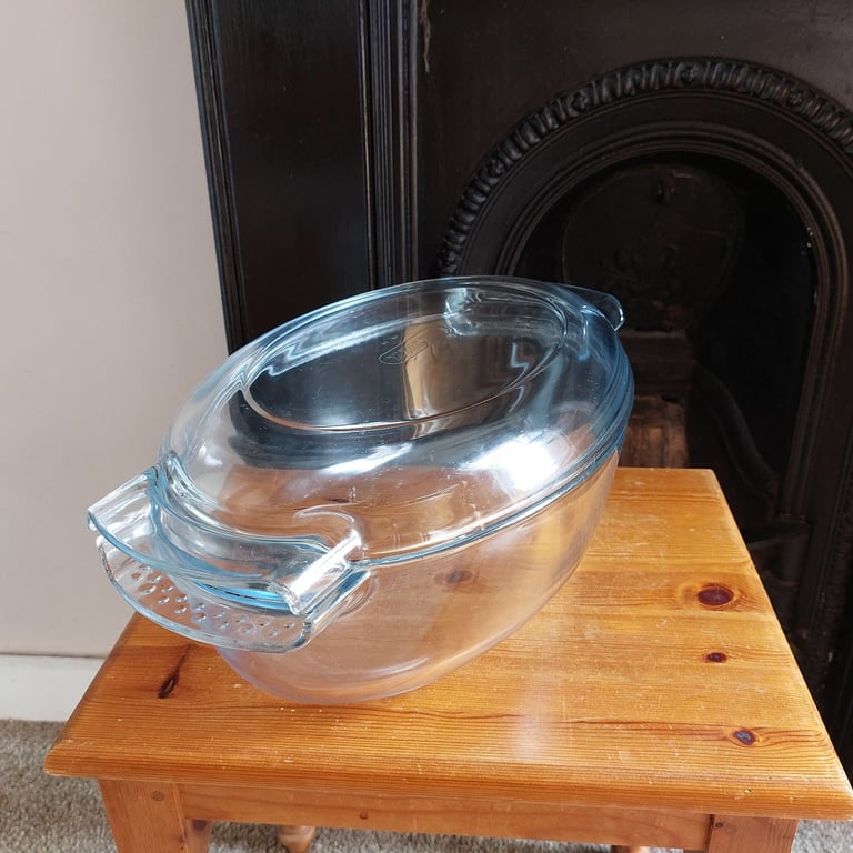 Large Pyrex Oval Glass Casserole Dish 