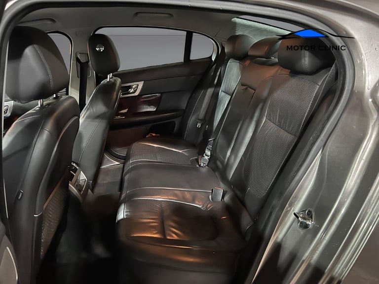 2010 Jaguar XF 3.0d V6 Premium Luxury 4dr Auto SALOON Diesel Automatic