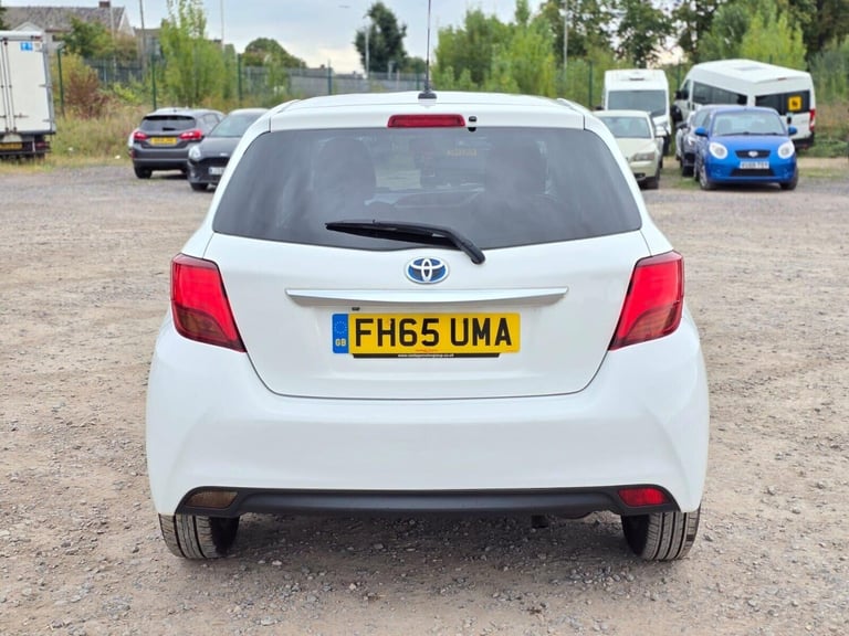 2016 Toyota Yaris 1.5 VVT-h Icon Hatchback 5dr Petrol Hybrid E-CVT Euro 6 (101 ps) Hatchback Hybr...