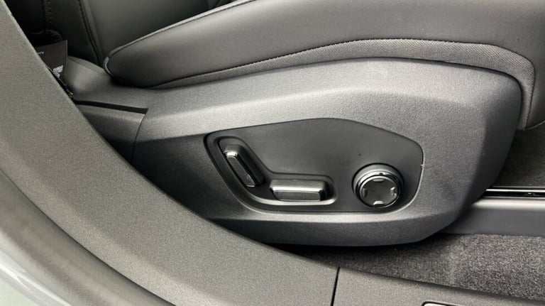 2025 Polestar Polestar 4 Polestar 4 Long range Single motor - Base Estate Electric Automatic