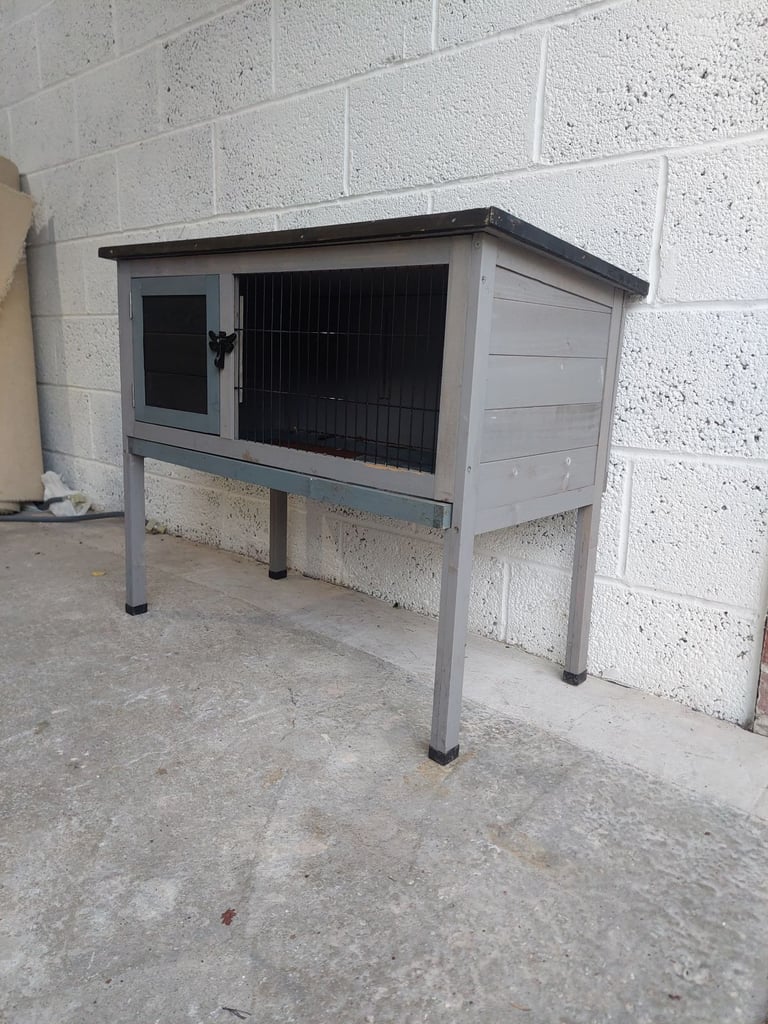 Rabbit / Guinea Pig Hutch 