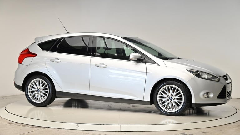 2014 Ford Focus 1.6 TDCi Zetec Euro 5 (s/s) 5dr HATCHBACK Diesel Manual