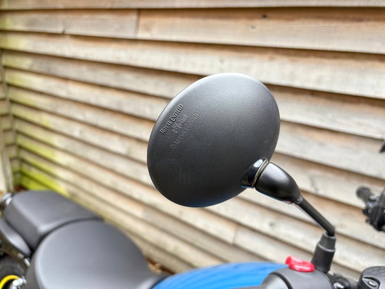 2024 / 24 Royal Enfield METEOR 350 £2750 Blue 134 miles.