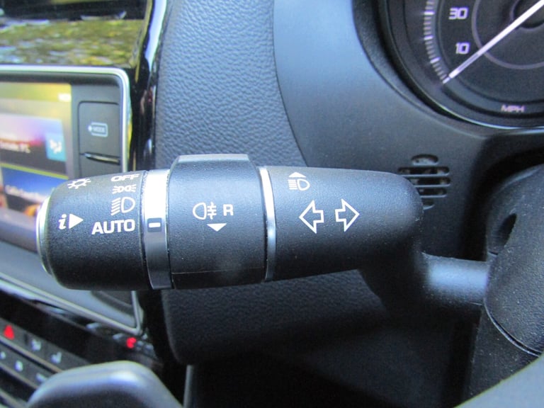  JAGUAR XE 2.0d Prestige AUTOMATIC - 1 OWNER - FSH - £35 TAX - ULEZ COMPLIANT