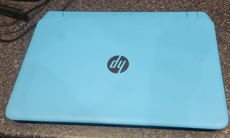 Notebook HP Pavilion 15 i3 cpu 8gb ram 1tb harddrive Windows 10 pro 