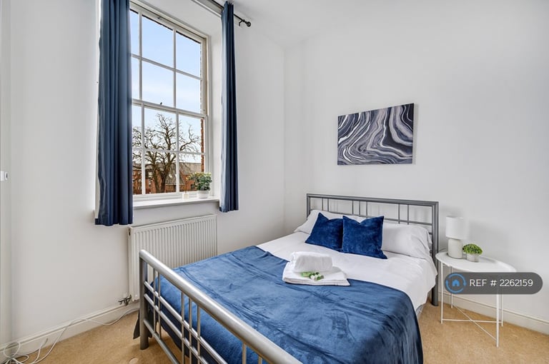 2 bedroom flat in Didsbury Gate, Manchester, M20 (2 bed) (#2262159)