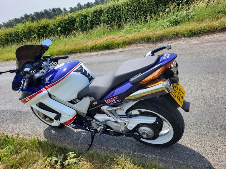 2004 54 HONDA VFR 800-5 HRC COLOURS VFR800 VTEC SPORTS TOURER NEW MOT