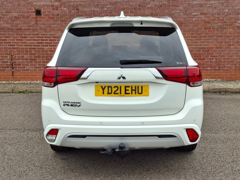 2021 21 Mitsubishi Outlander 2.4 PHEV Dynamic CVT Auto 4WD 13.8kWh. 1 Owner.