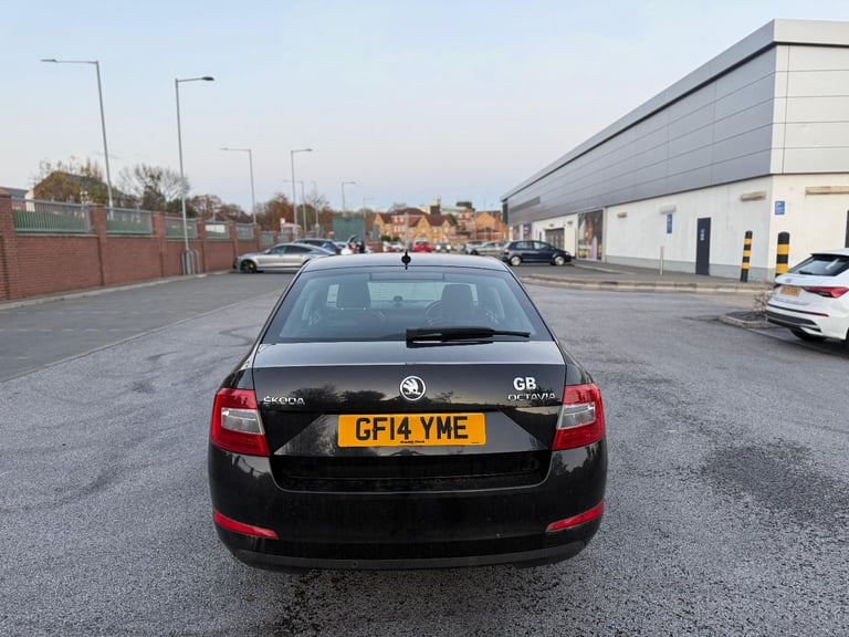 Skoda, OCTAVIA, Hatchback, 2014, Semi-Auto, 1598 (cc), 5 doors