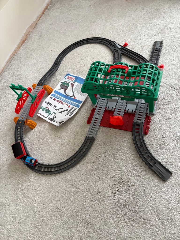 image for Trackmaster Thomas The Tank Engine Knapford Station - with Box