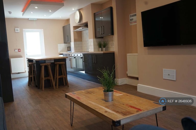 6 bedroom house in Barrington Road, Liverpool, L15 (6 bed) (#2648936)