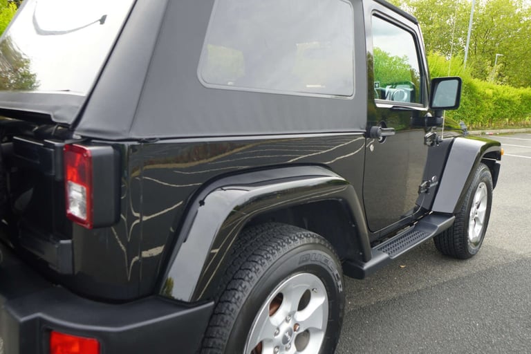 2015 Jeep Wrangler 2.8 CRD Overland 2dr Auto CONVERTIBLE DIESEL Automatic