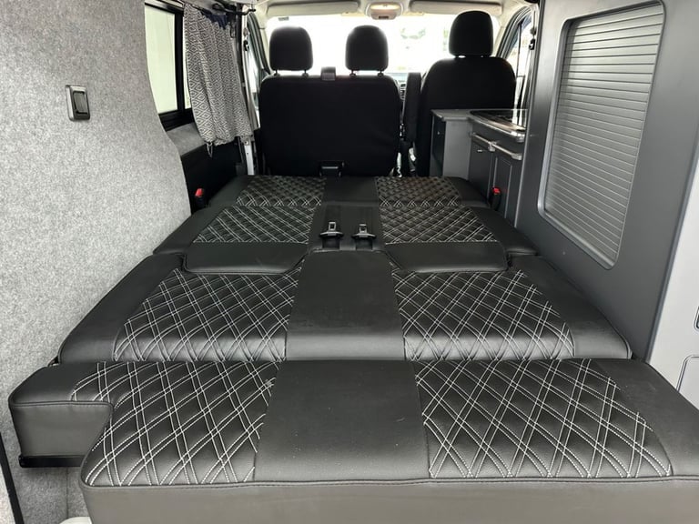 2015 Renault Trafic 1.6 dCi 27 Business camper conversion, 6 seats 5dr Diesel Manual SWB Standa C...